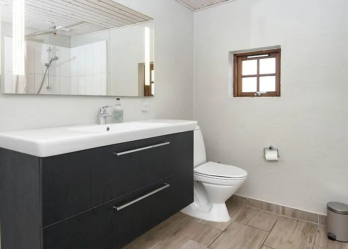 Three-bedroom In Bredebro